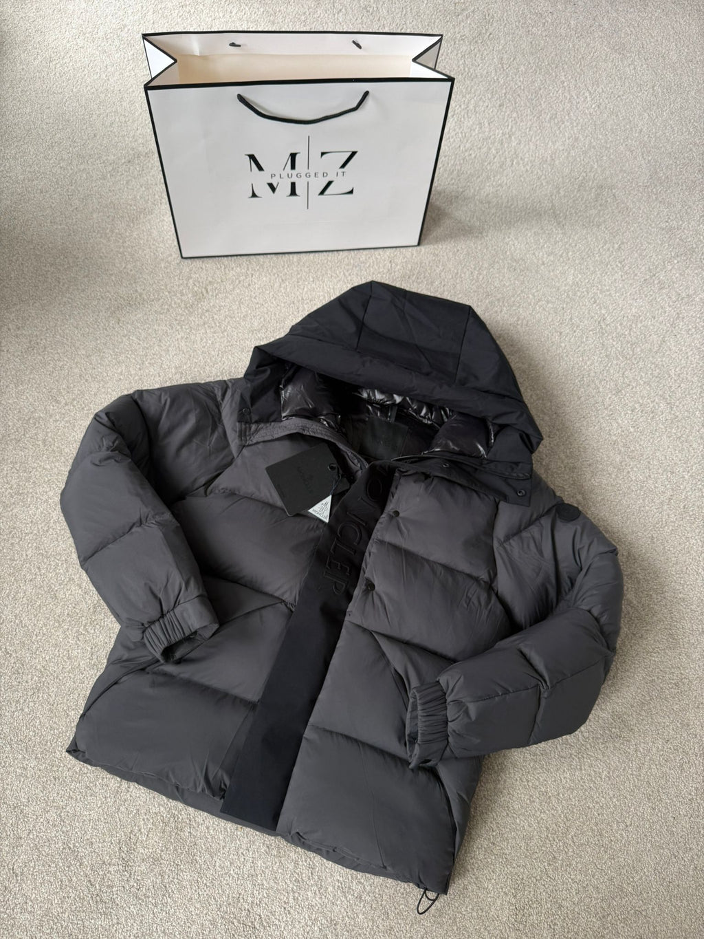 Monc Madeira Grey