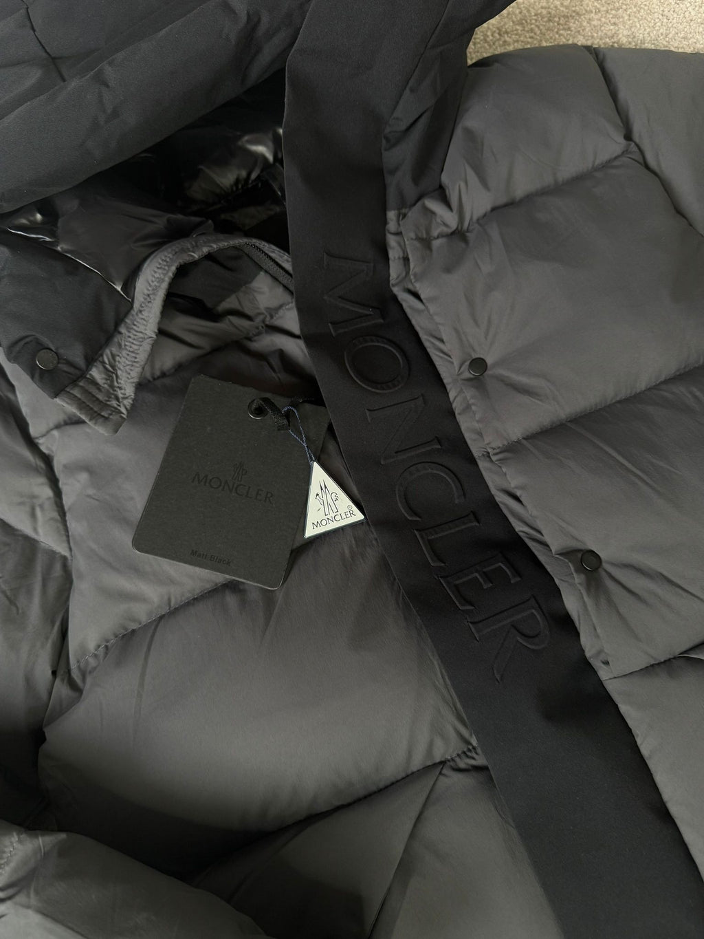Monc Madeira Grey