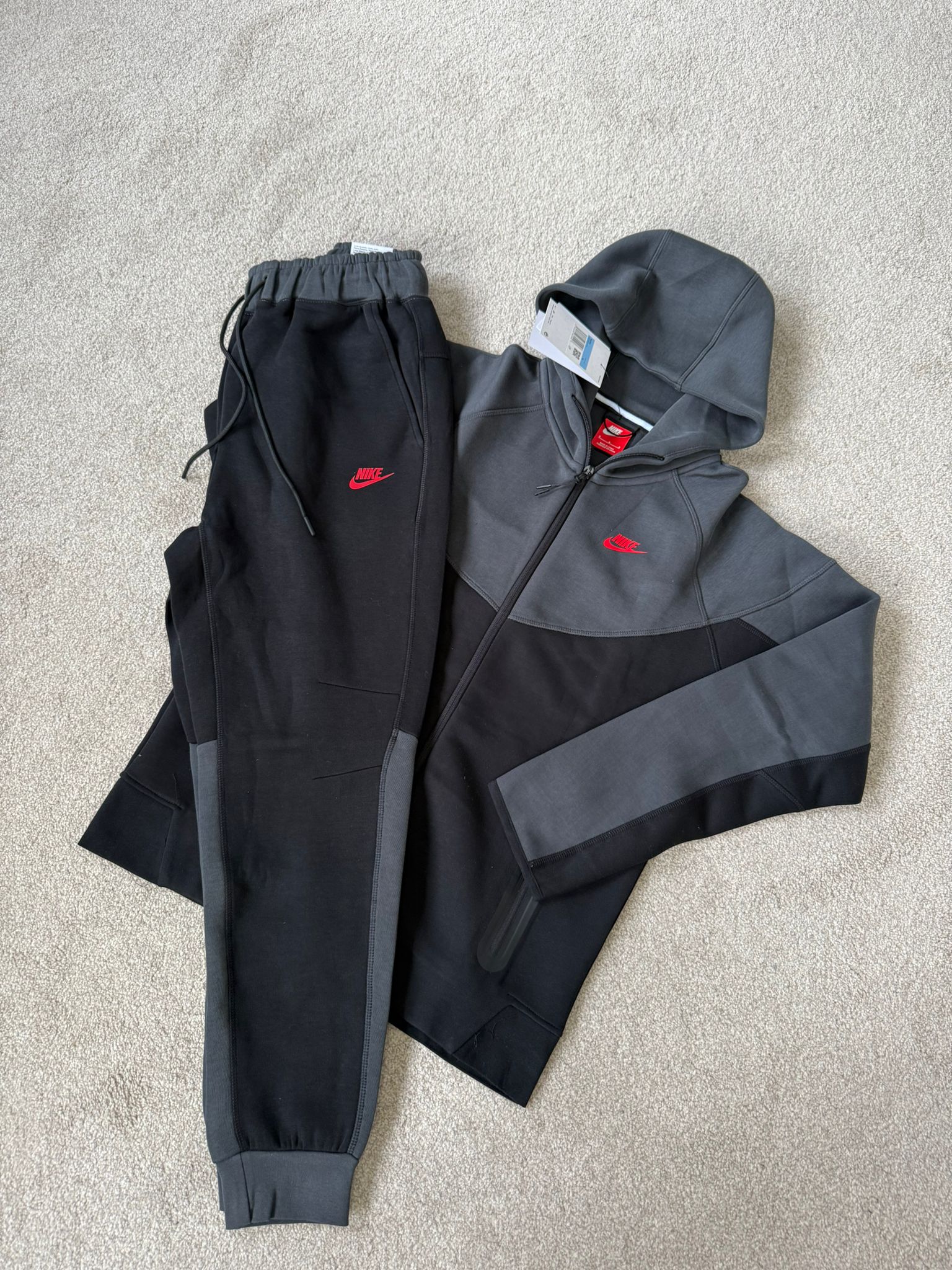 Tech Fleece Red/Black – MZ's Locker